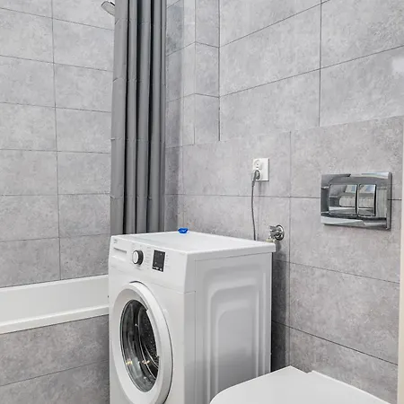 Wybrzeze Kosciuszkowskie 17 By Nyx * وارسو